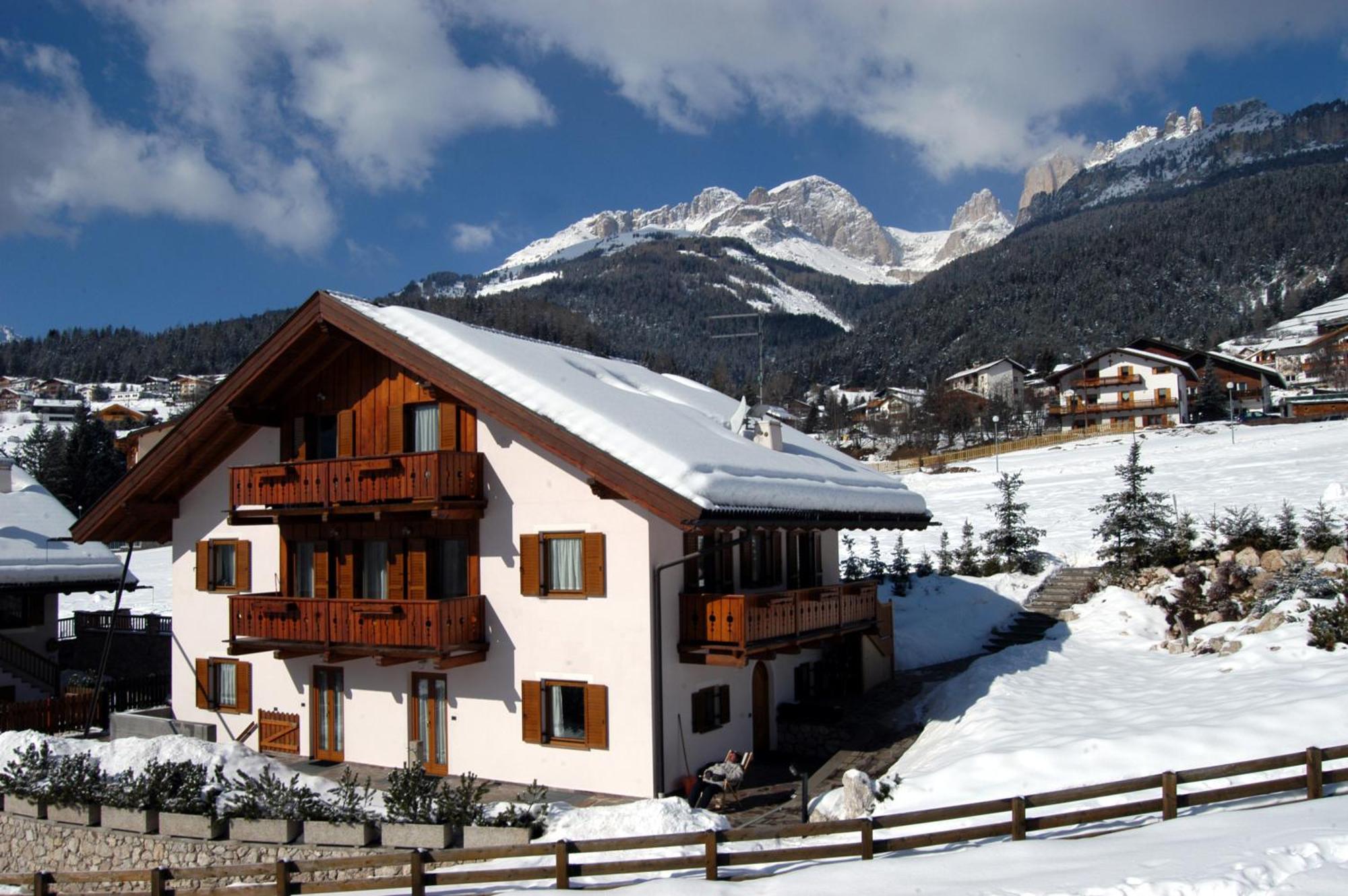 Appartamenti Majon Ladina Vigo di Fassa Exterior photo
